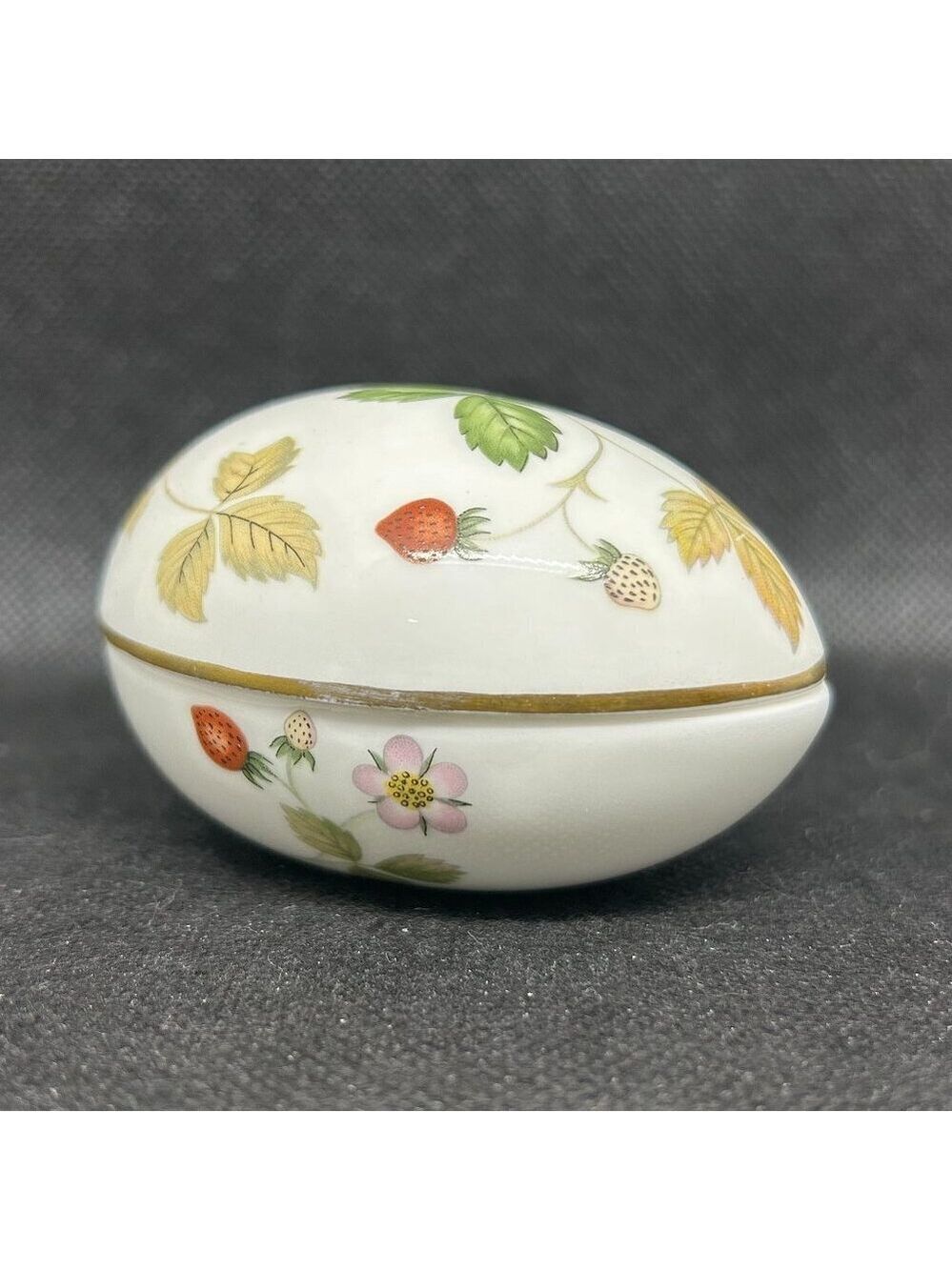 Wedgwood Wild Strawberry egg shaped trinket dish
